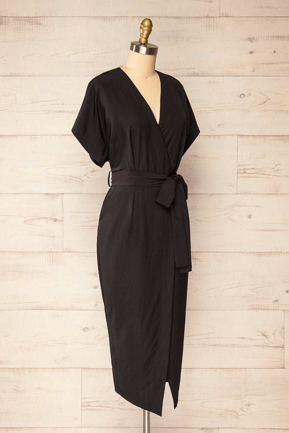 Junin Black Short Sleeve Wrap Midi Dress | La petite garçonne side view