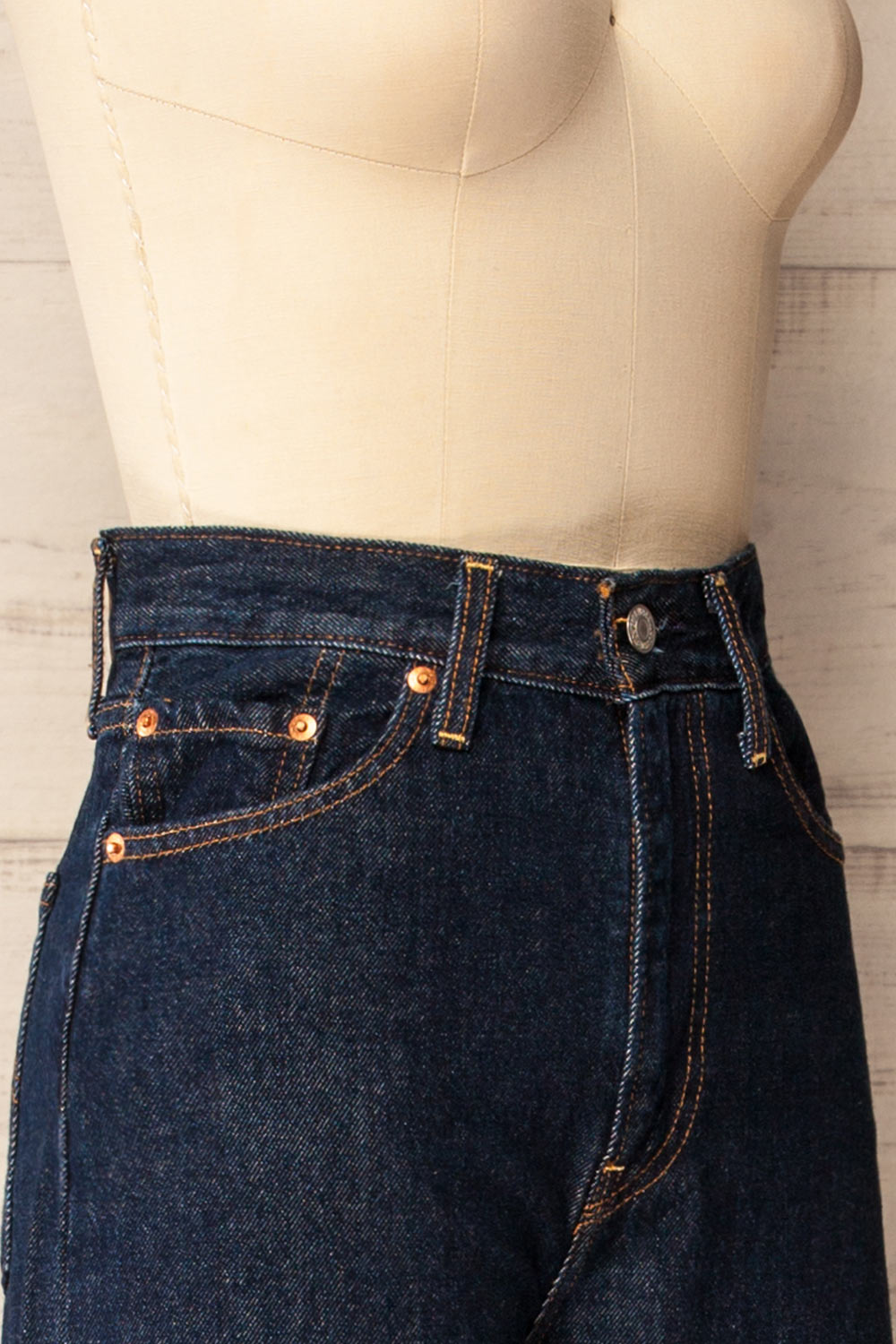 Kage Dark Wash High-Waisted Wide-Leg Jeans | La petite garçonne side