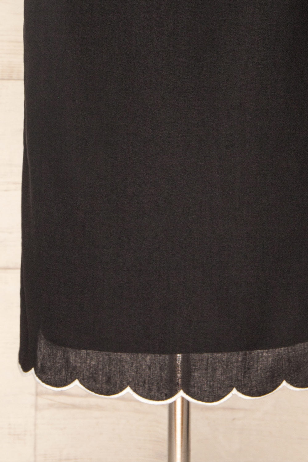 Kalissa Black Midi Skirt w/ Scalloped Hem | La petite garçonne bottom