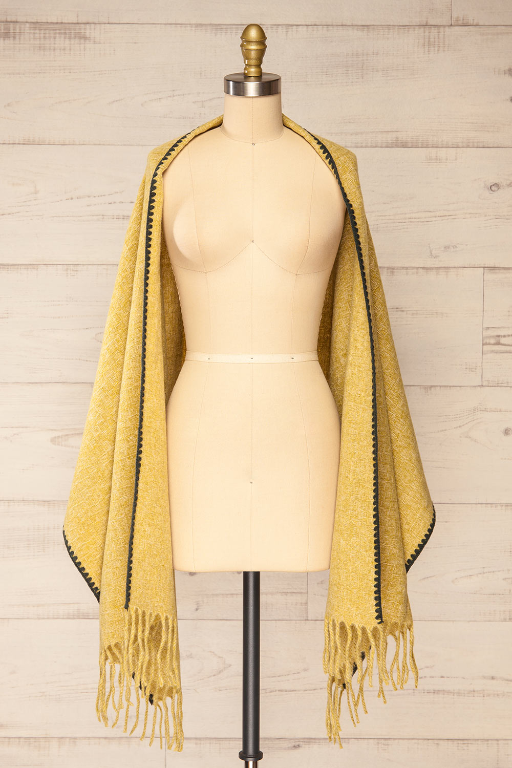 Kaspiysk Chartreuse Woven Scarf w/ Trim | La petite garçonne shawl