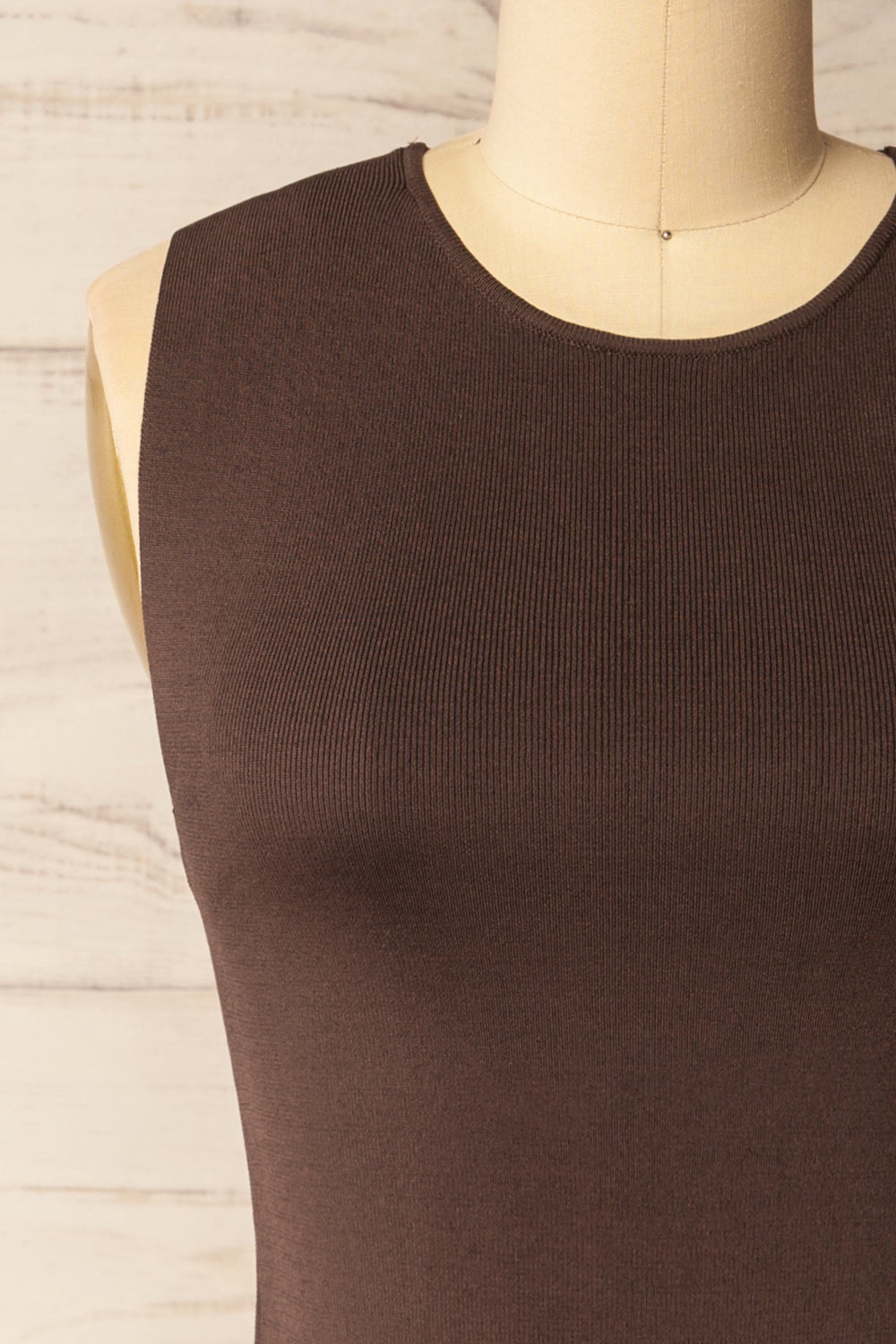 front view of a Mannequin wearing a Kerang Brown Ribbed Crop Top from La petite garçonne