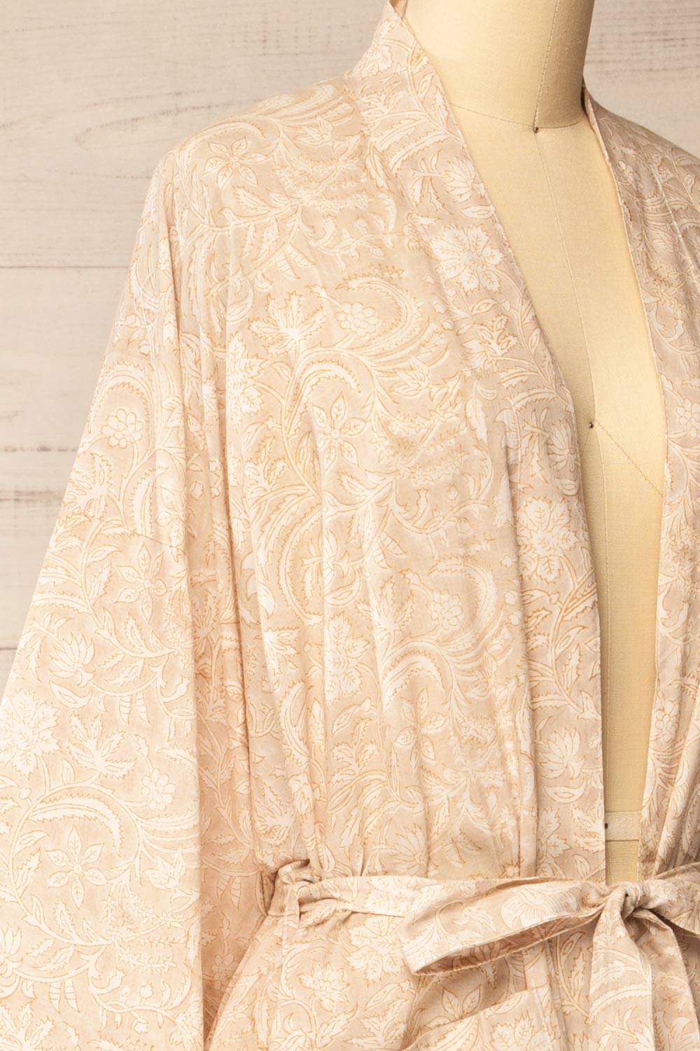 Khare Floral Patterned Kimono with Belt | Maison garçonne side