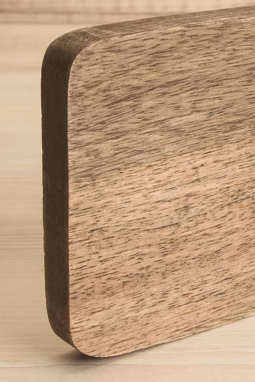 Knox Mango Wooden Board | Maison garçonne close-up