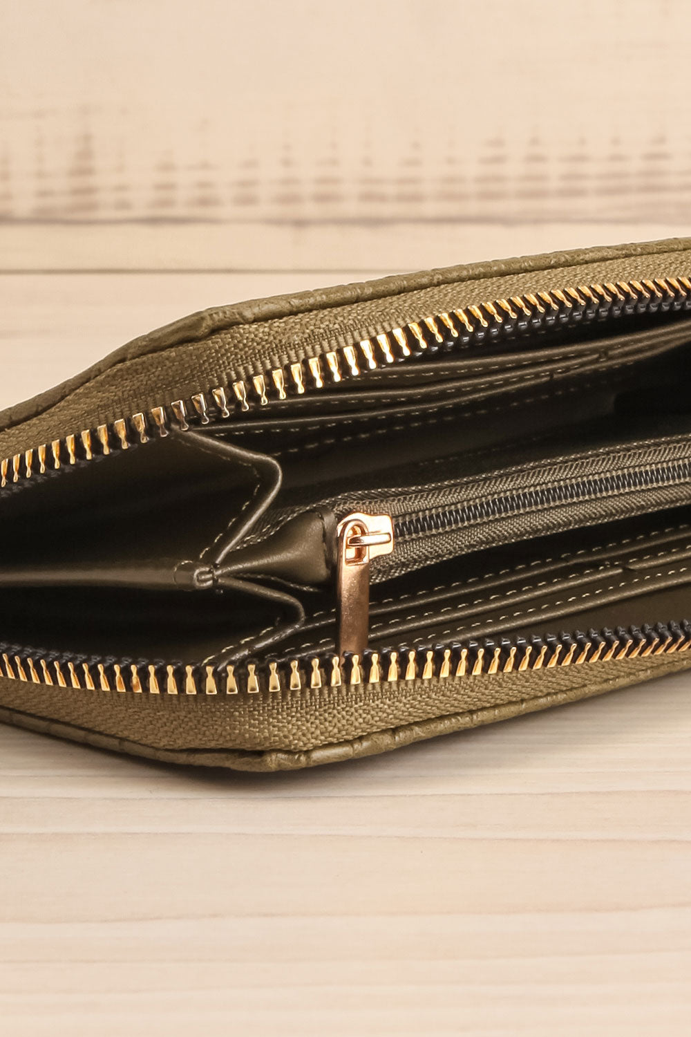Kumasi Black Faux Croc Wallet | La petite garçonne open close-up