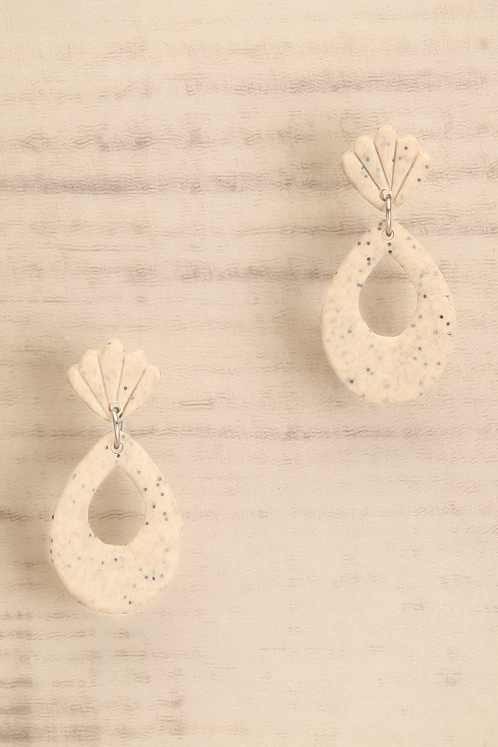 Lampo Ivory Pendant Earrings w/ Shells | La petite garçonne close-up