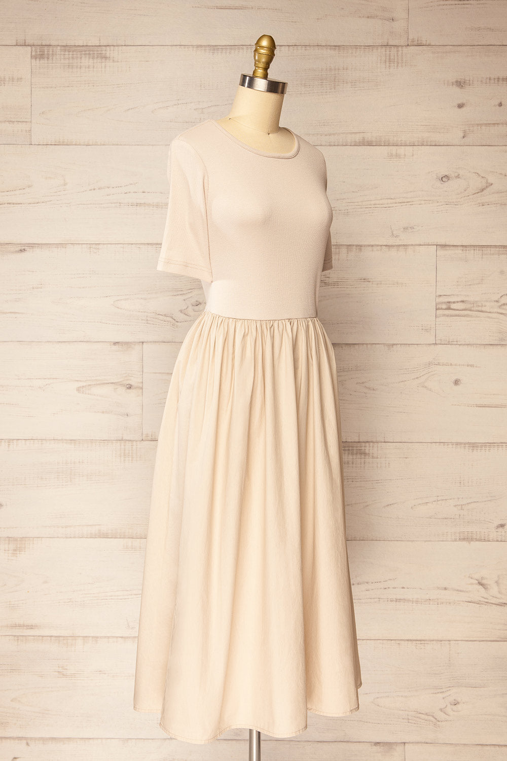Langtang Midi Beige Tee Dress | La petite garçonne side view