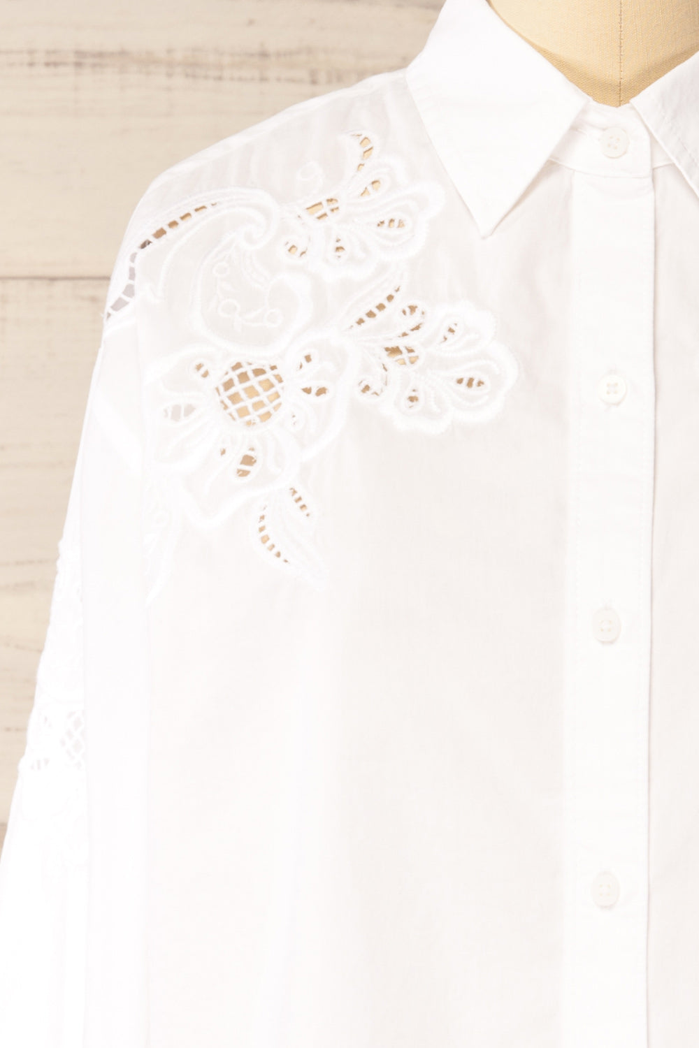 Laredo White Shirt with Openwork Details | La petite garçonne front
