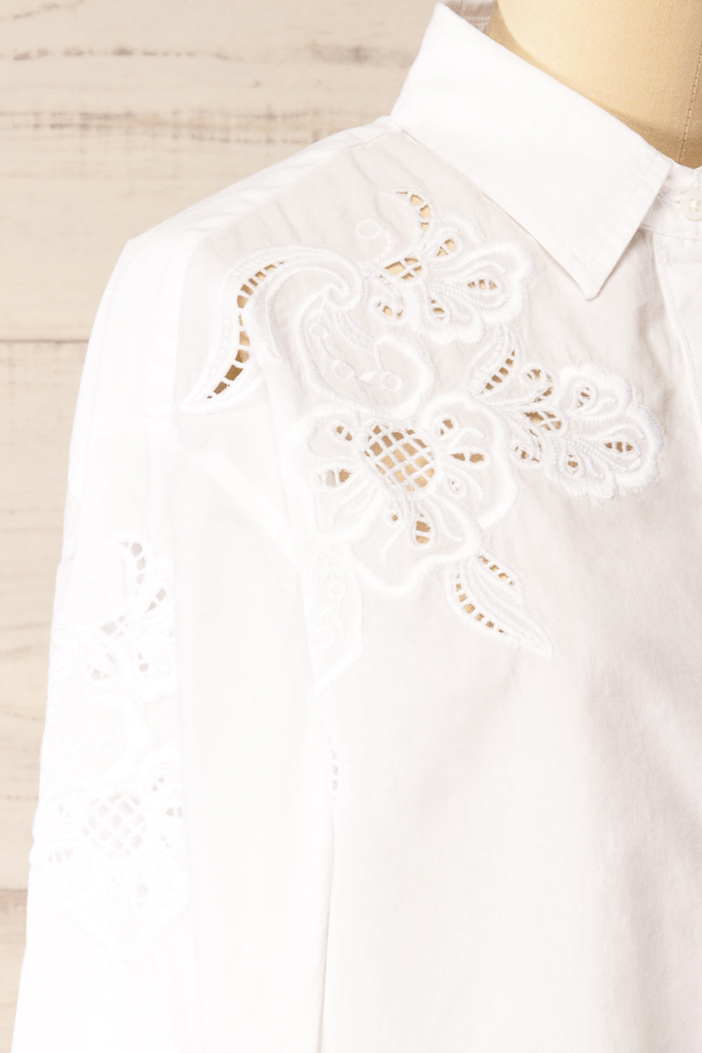 Laredo White Shirt with Openwork Details | La petite garçonne side