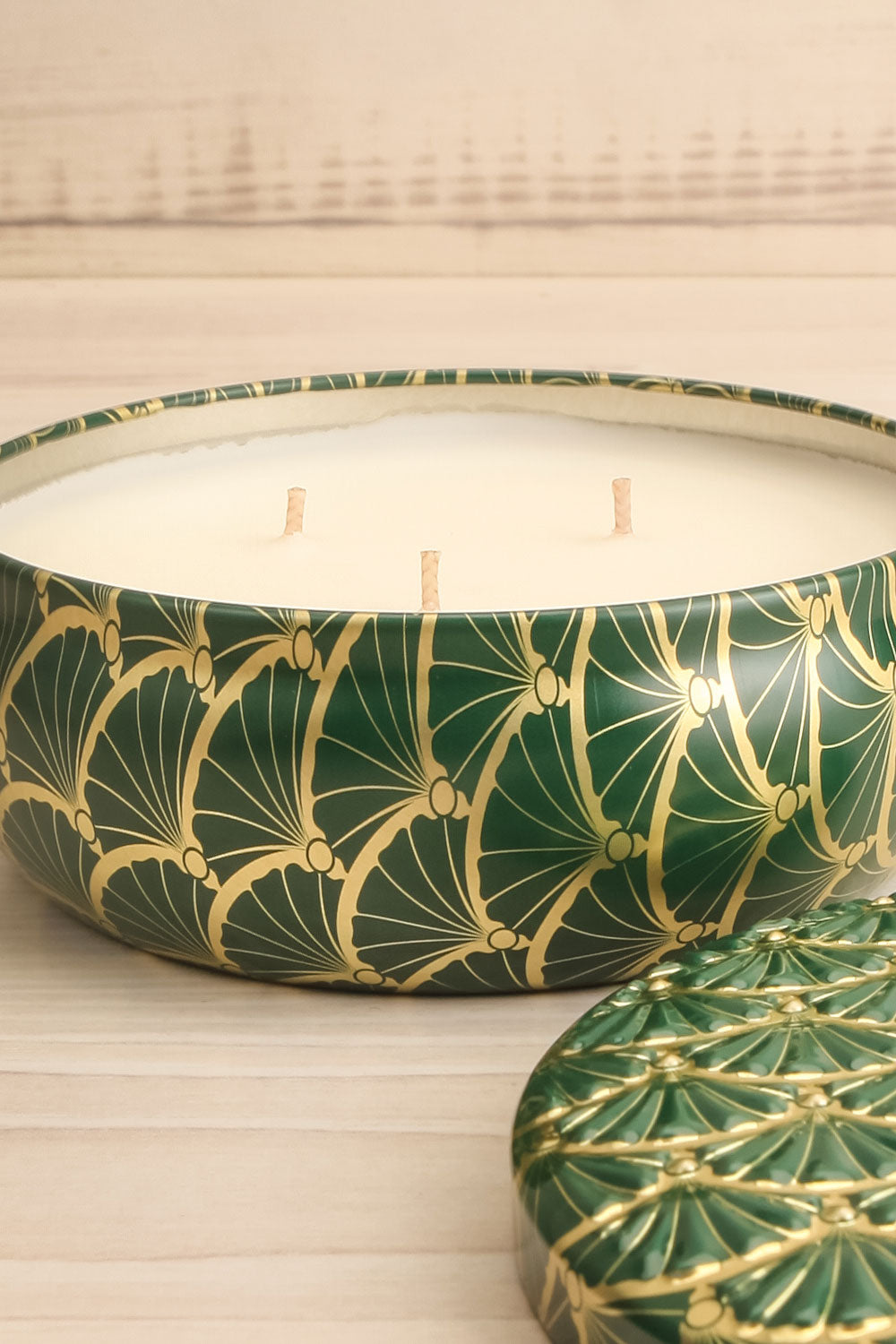 Tin Bowl Candle Noble Fir Garland by Voluspa | La petite garçonne open close-up