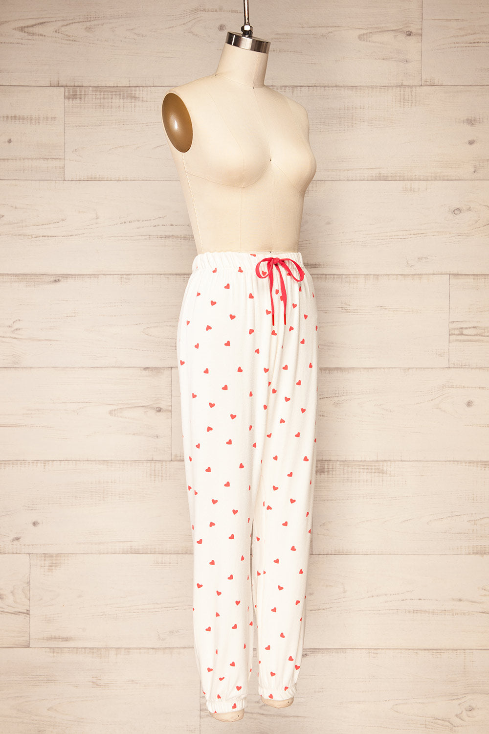 Layona Ivory Pyjama Jogger Pants w/ Heart Pattern | La petite garçonne side view