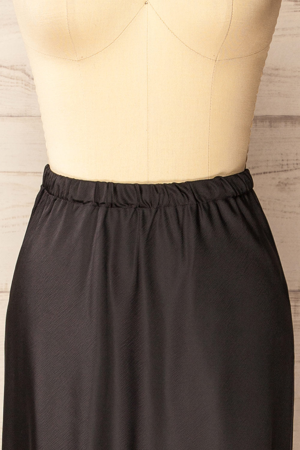 Lehavre Black Maxi Satin Skirt | La petite garçonne front