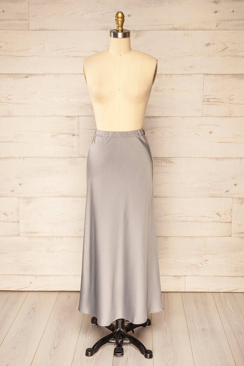 Lehavre Grey Maxi Satin Skirt | La petite garçonne front view