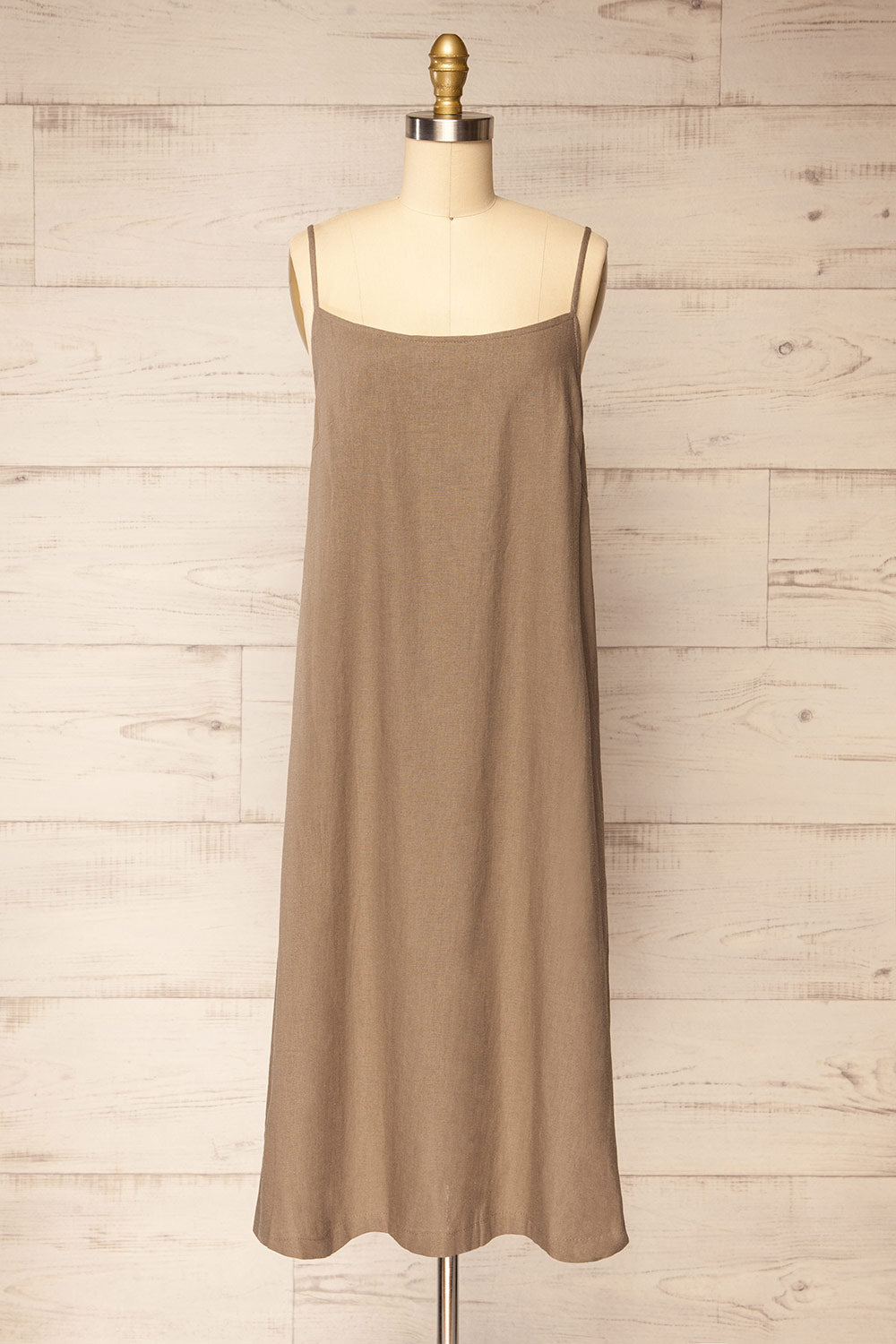 loose fitting slip dress Loose fit / Slip dress / Occasional dress / Evening dress / Minimal / Long dress / Backless dress / Black / Elegant / Maxi cocktail dress