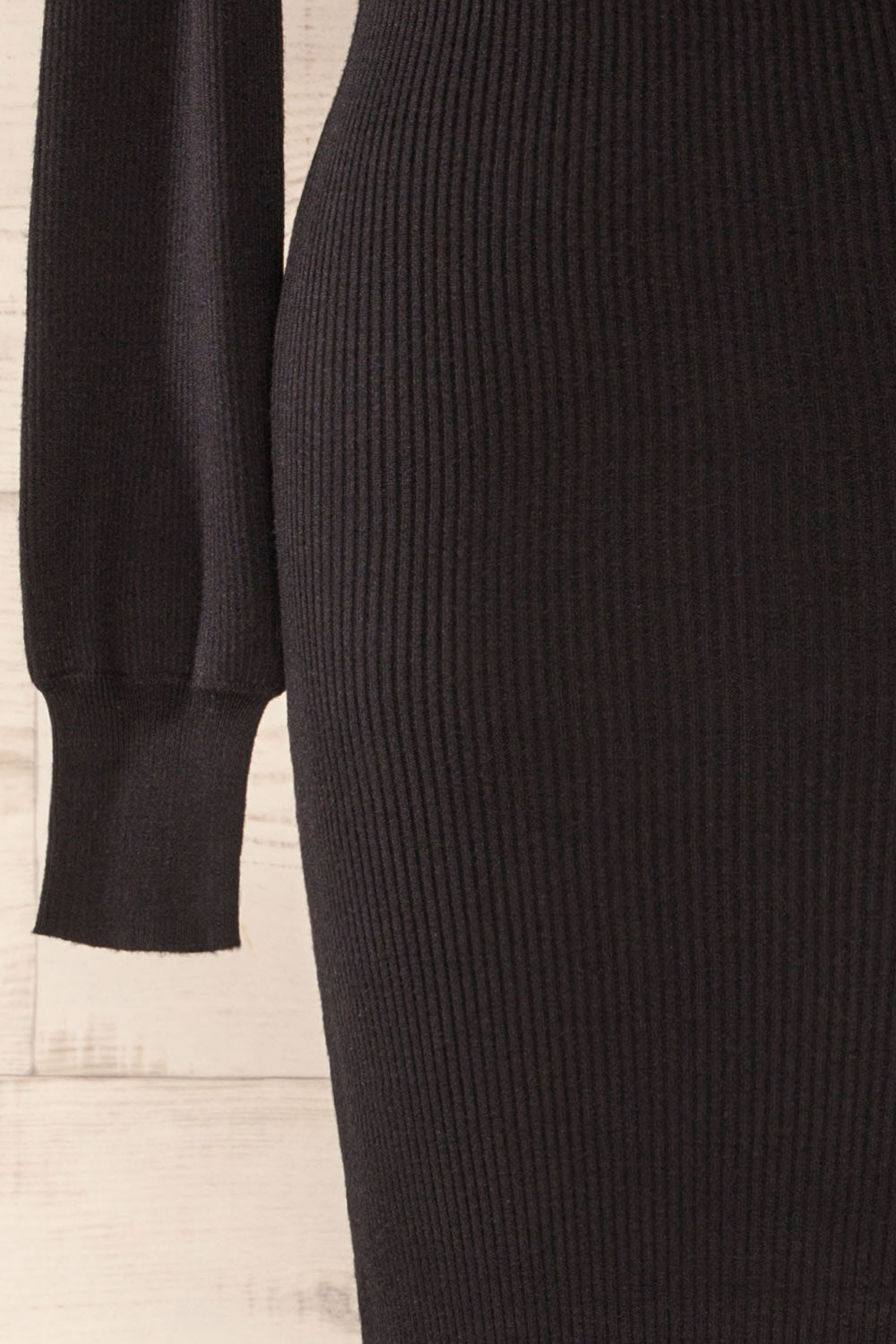 Lilongwe Black Ribbed Midi Dress w/ Long Sleeves | La petite garçonne sleeve