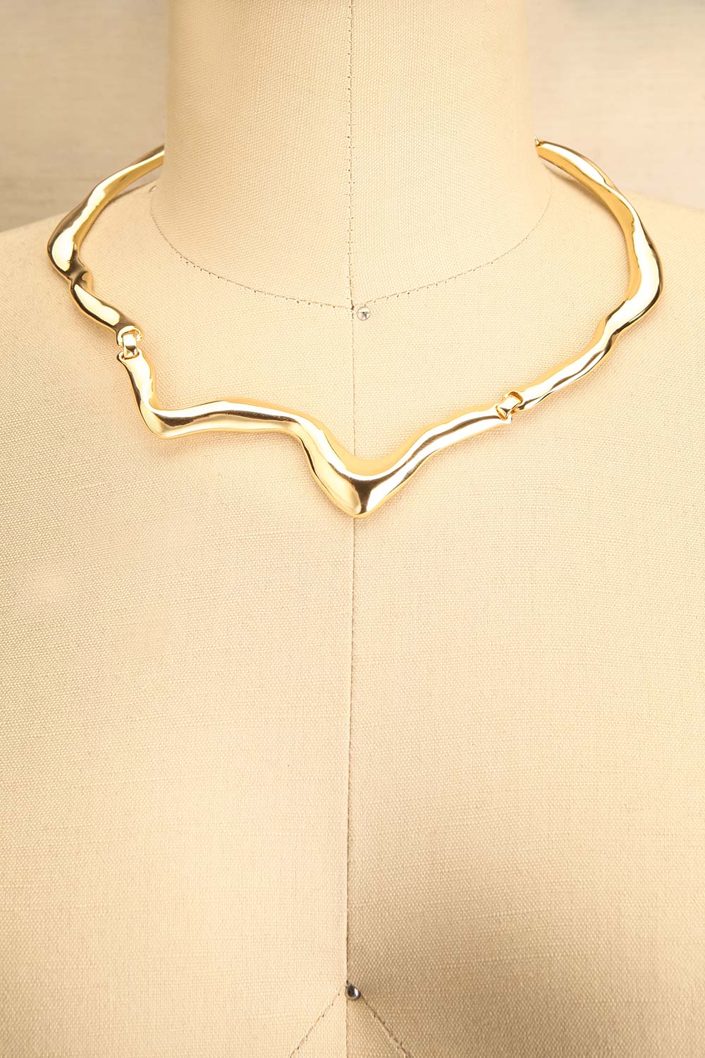 Livarot Gold Asymmetrical Necklace | La petite garçonne 