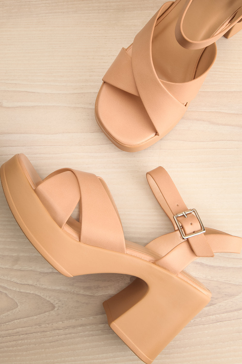Lokobe Beige Platform Sandals | La petite garçonne flat view