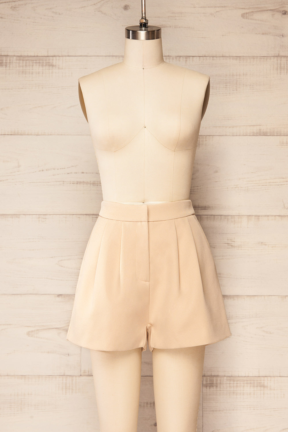 Lonsdale Beige High-Waisted Shorts w/ Pockets | La petite garçonne front view
