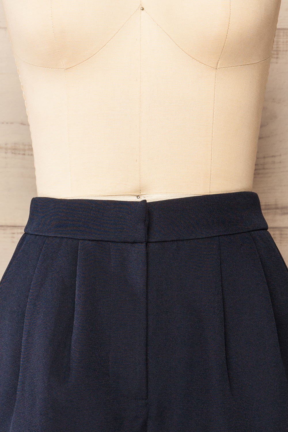 Lonsdale Navy High-Waisted Shorts w/ Pockets | La petite garçonne front