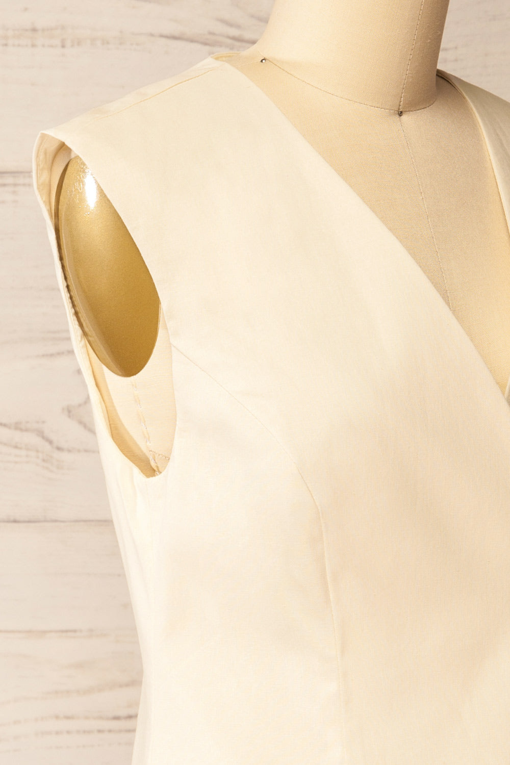 Lwang Beige Longline Button-Down Vest Top | La petite garçonne side