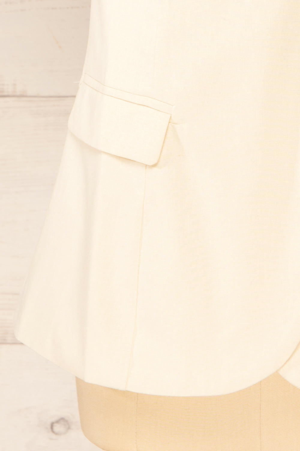 Lwang Beige Longline Button-Down Vest Top | La petite garçonne bottom