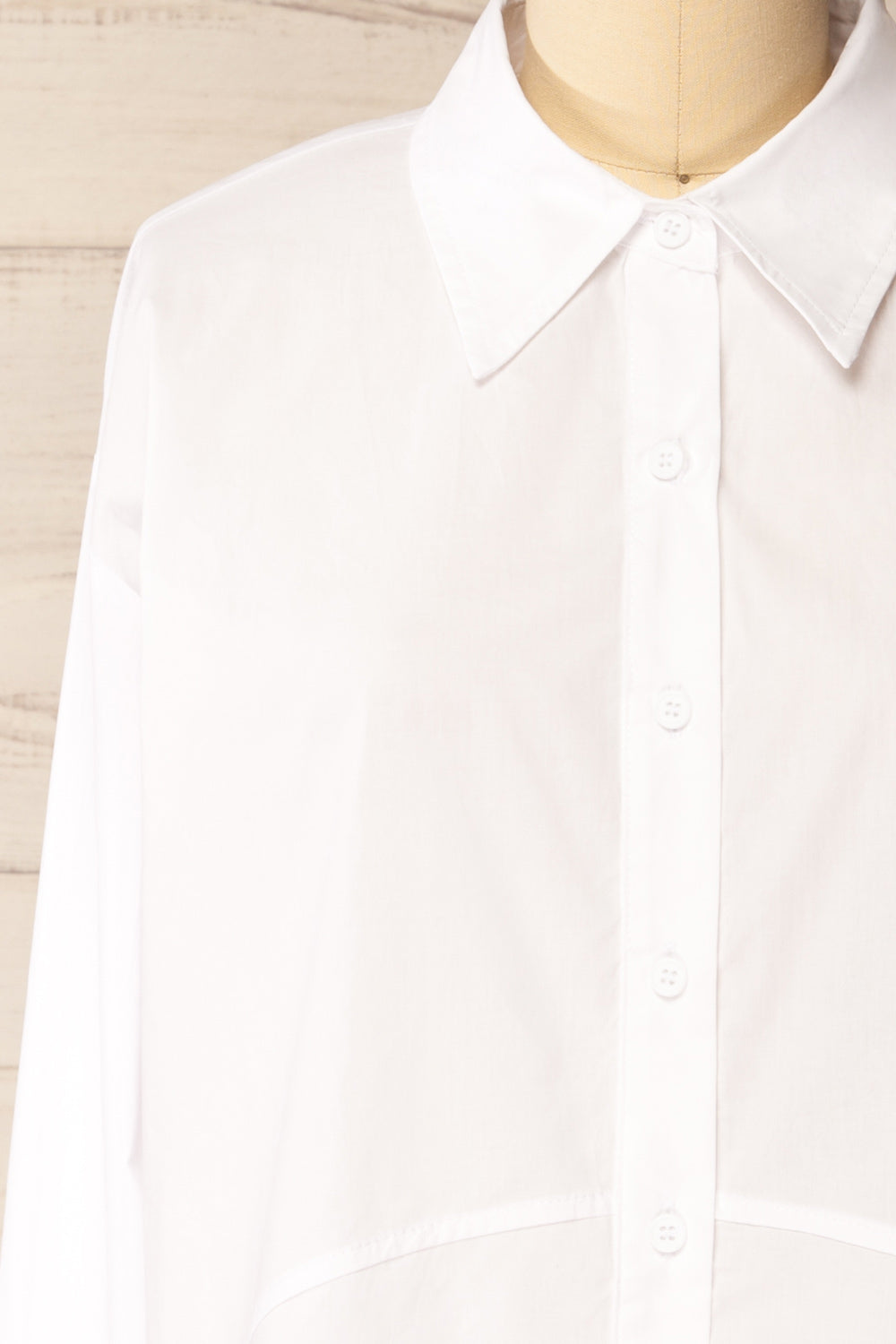 Machiko White Shirt | La petite garçonne front close-up