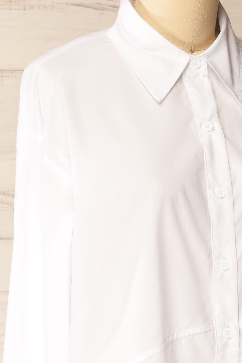 Machiko White Shirt | La petite garçonne side close-up