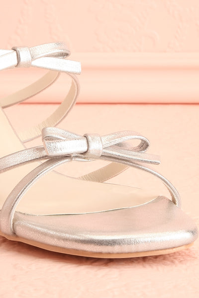 Macy Silver Heeled Sandals w/ Bows | Maison garçonne front close-up