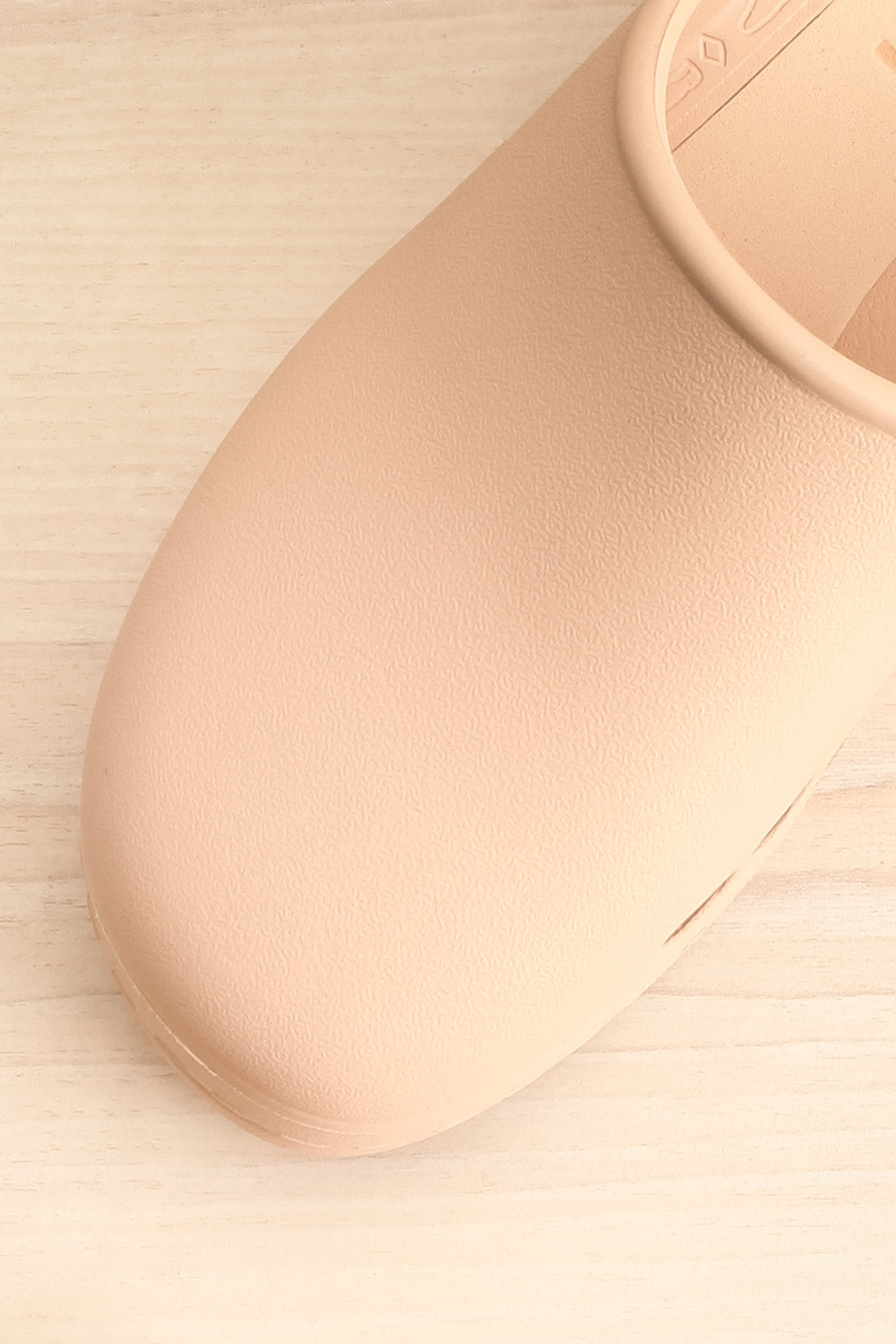 Magnolia Blush Lightweight Mules | La petite garçonne flat close-up