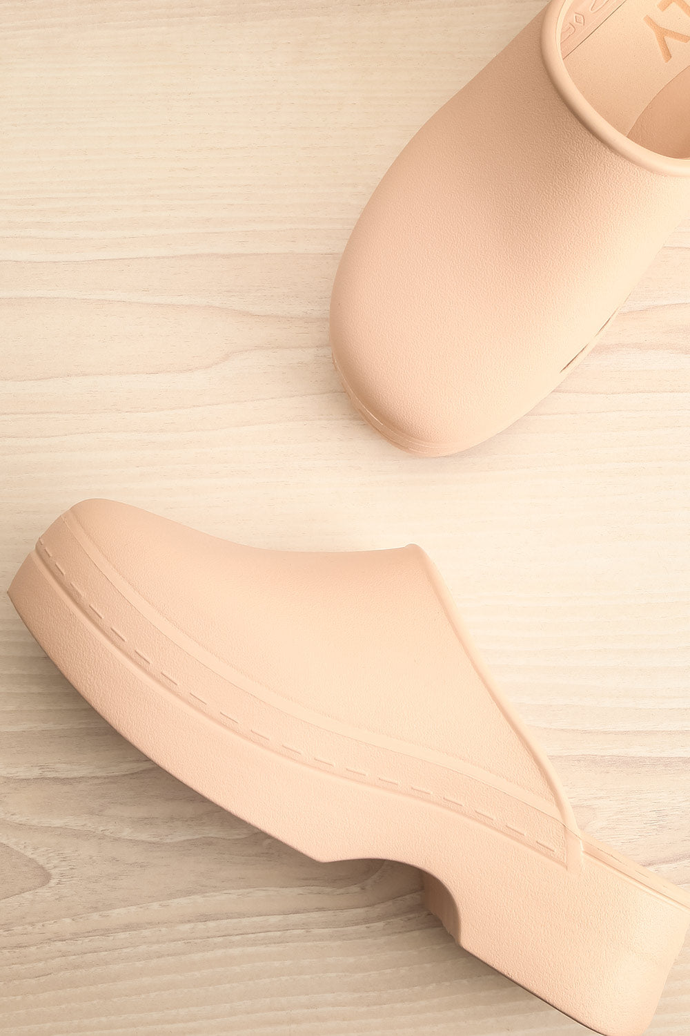 Magnolia Blush Lightweight Mules | La petite garçonne flat view