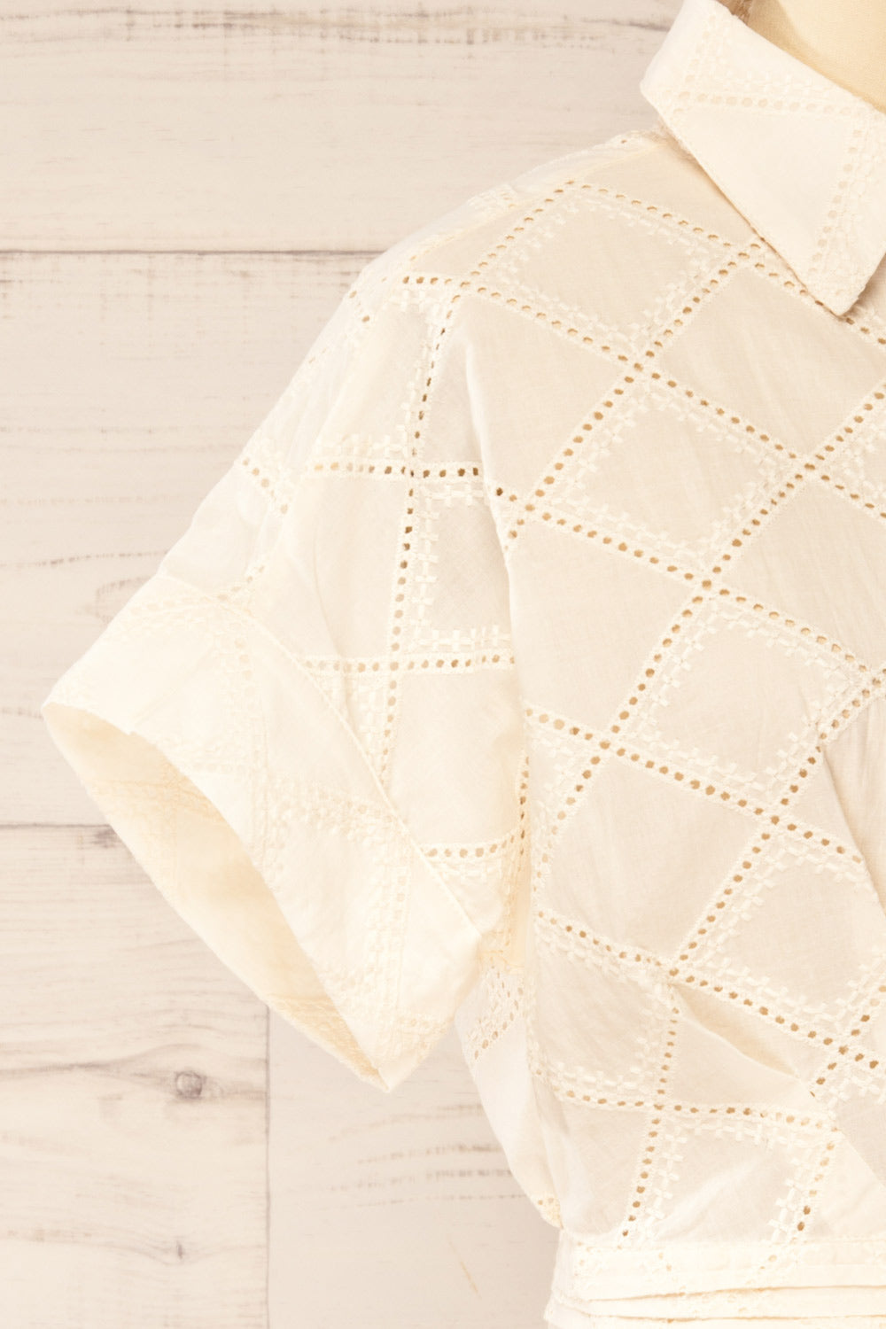 Mahone Ivory Openwork Cropped Shirt | La petite garçonne side