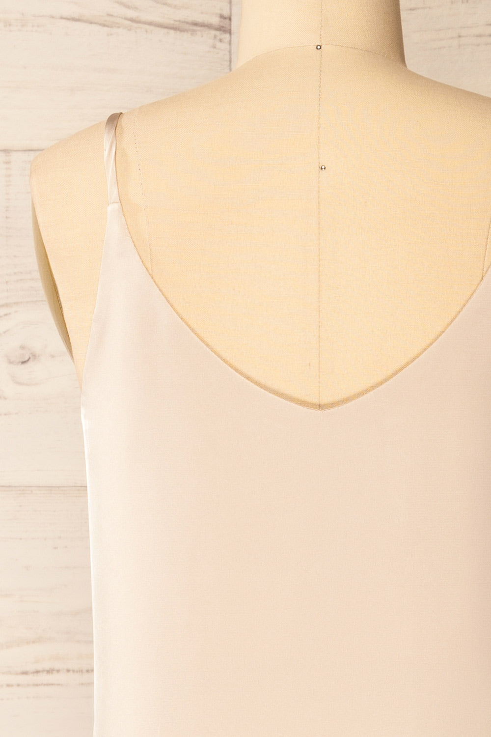 Manaus Champagne Camisole en Satin | La petite garçonne back close-up