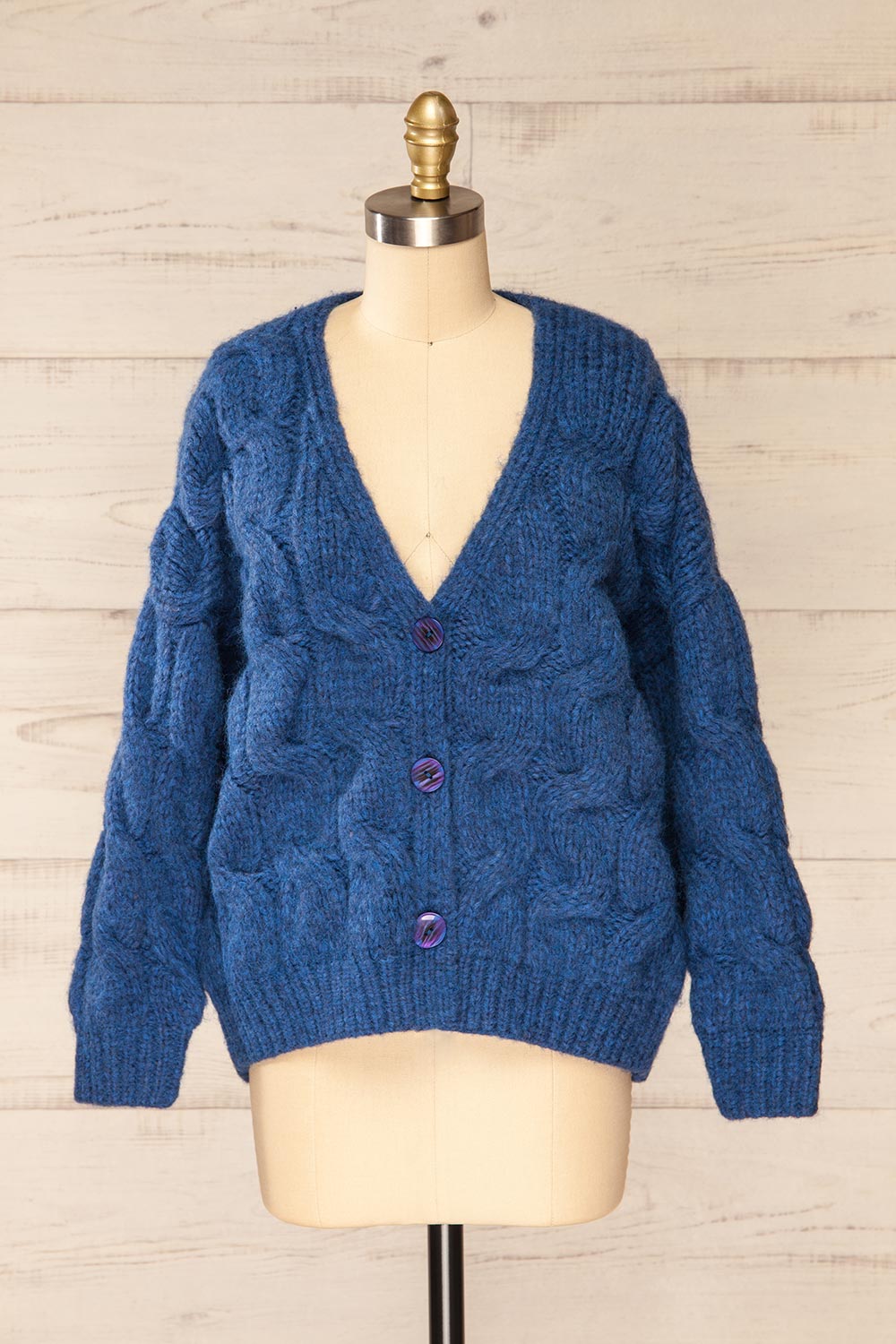 Manchester Blue Button-Up Thick Knit Cardigan | La petite garçonne front view