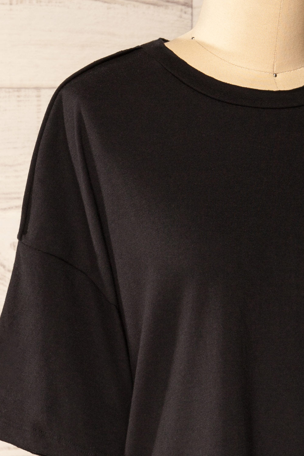 Manila Black Crew Neck Oversized T-Shirt | La petite garçonne side close-up