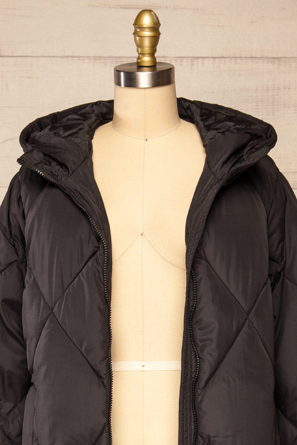 Manizales Black Long Quilted Coat | La petite garçonne open close-up