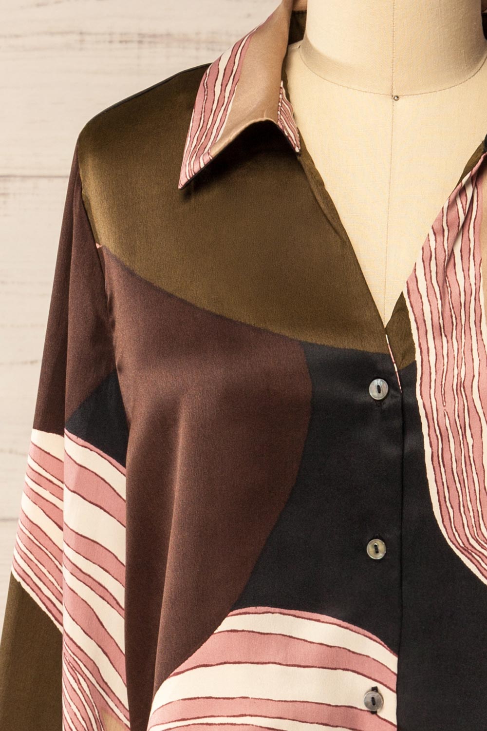 front of sewing mannequin wearing Marino Cropped Abstract Print Shirt from La petite garçonne