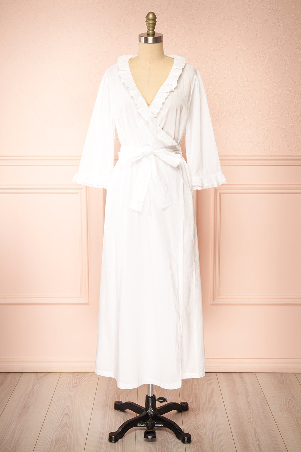 Matilda White Dressing Gown w/ Pockets | Boutique 1861 front view