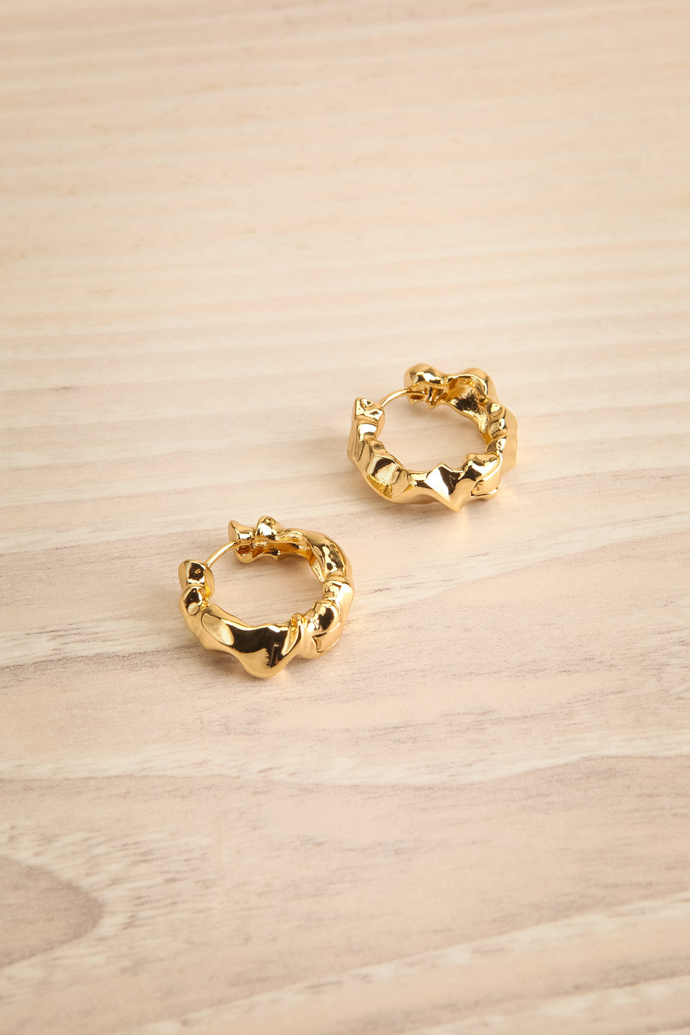 Mellia Gold Recycled Textured Hoop Earrings | La petite garçonne