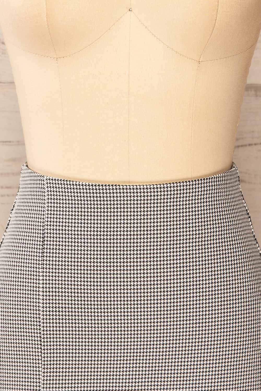 Menton Houndstooth Mini Skirt | La petite garçonne front close-up