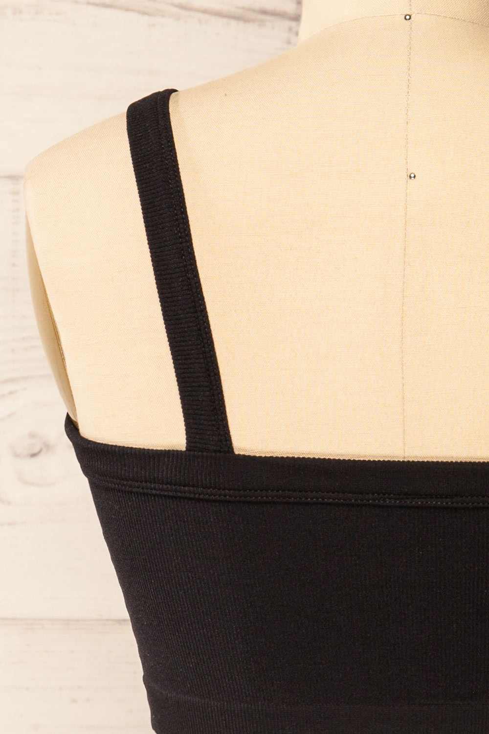 Merignas Black Cropped Ribbed Cami | La petite garçonne back close-up