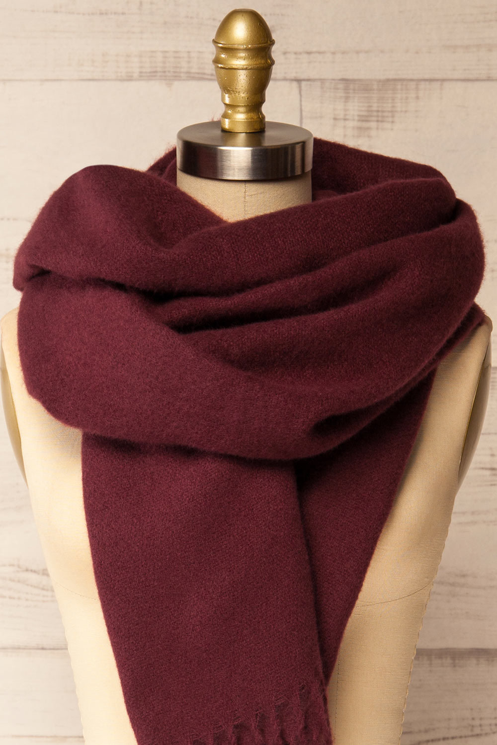 Minet Burgundy Fuzzy Knit Scarf | La petite garçonne middle knot