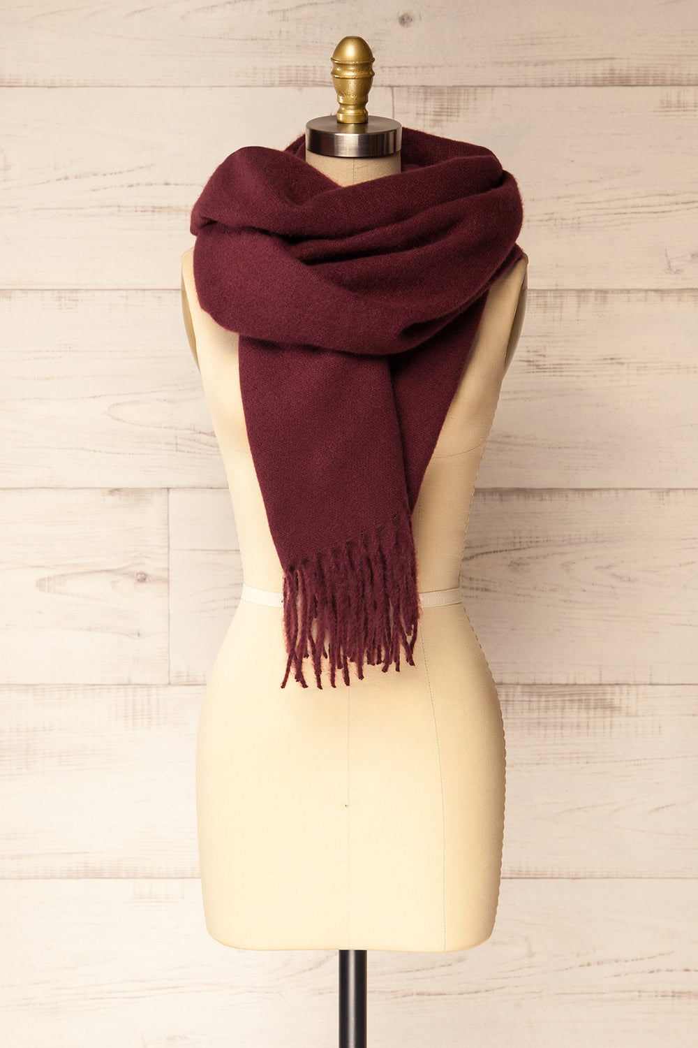 Minet Burgundy Fuzzy Knit Scarf | La petite garçonne middle knot view