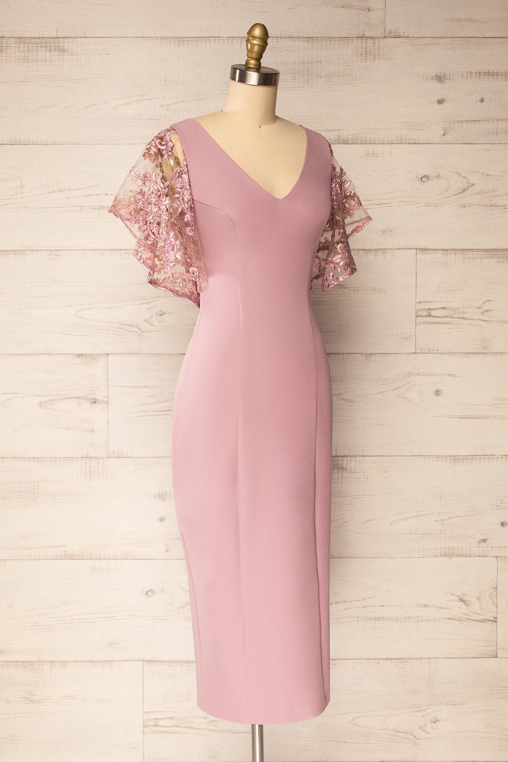 Myrania Mauve Fitted Midi Dress w/ Short Sleeves | La petite garçonne side view