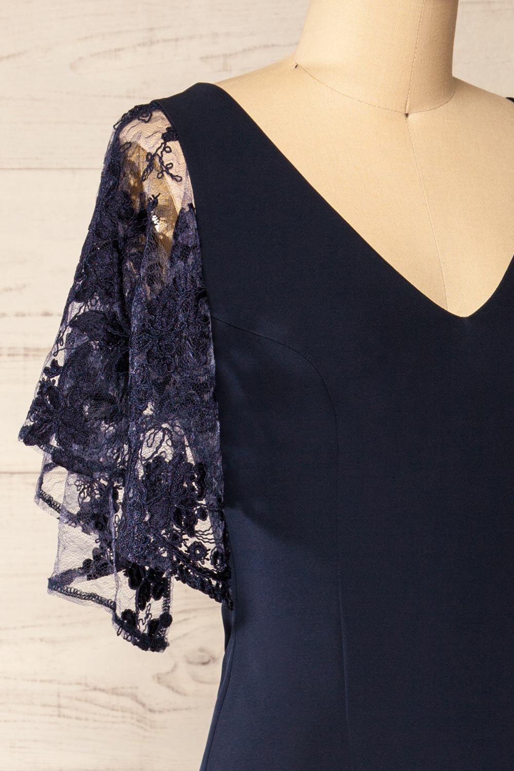 Myrania Navy Fitted Midi Dress w/ Short Sleeves | La petite garçonne side close-up