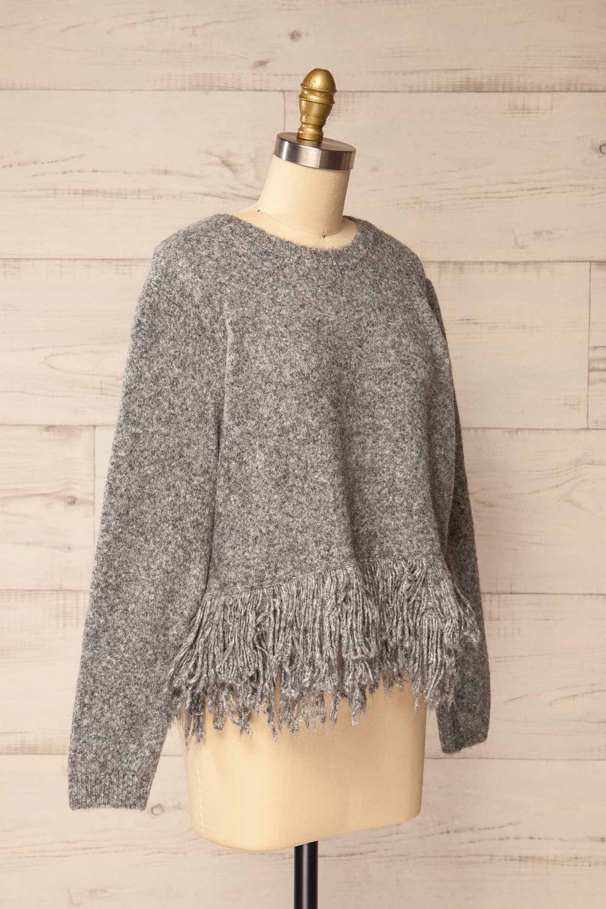 Nachvak Grey | Fringe Hem Crew Neck Knit Sweater