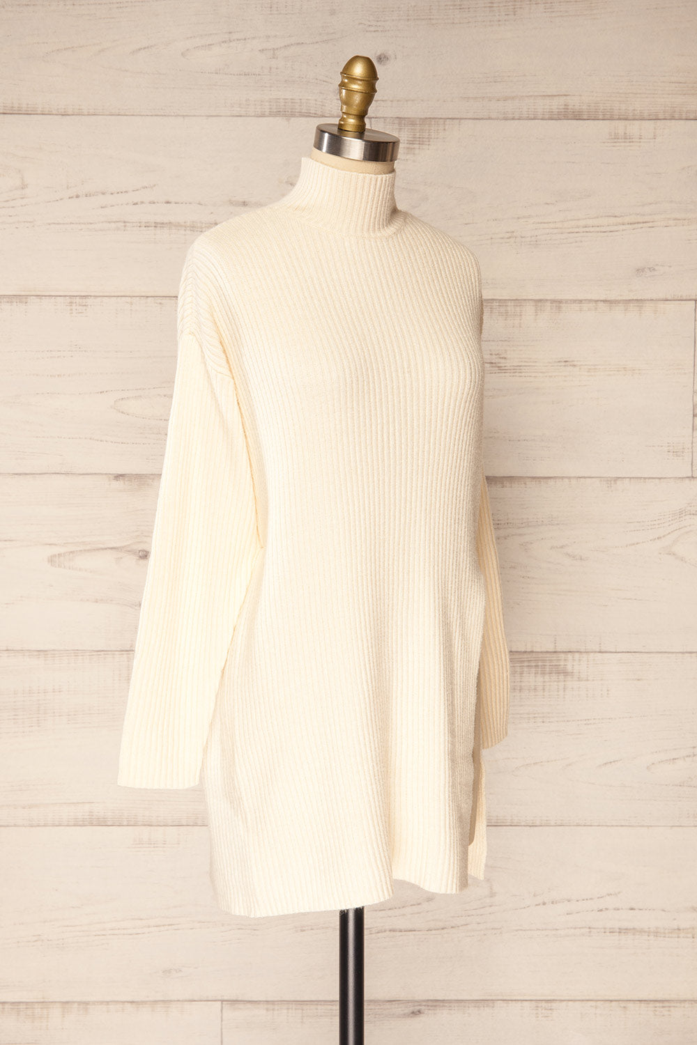 Nalchik Ivory Long Ribbed Sweater w/ Slit | La petite garçonne side view