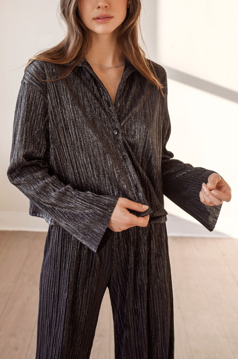 Dailystory Medrina Black Pleated Cropped Blouse | La petite garçonne