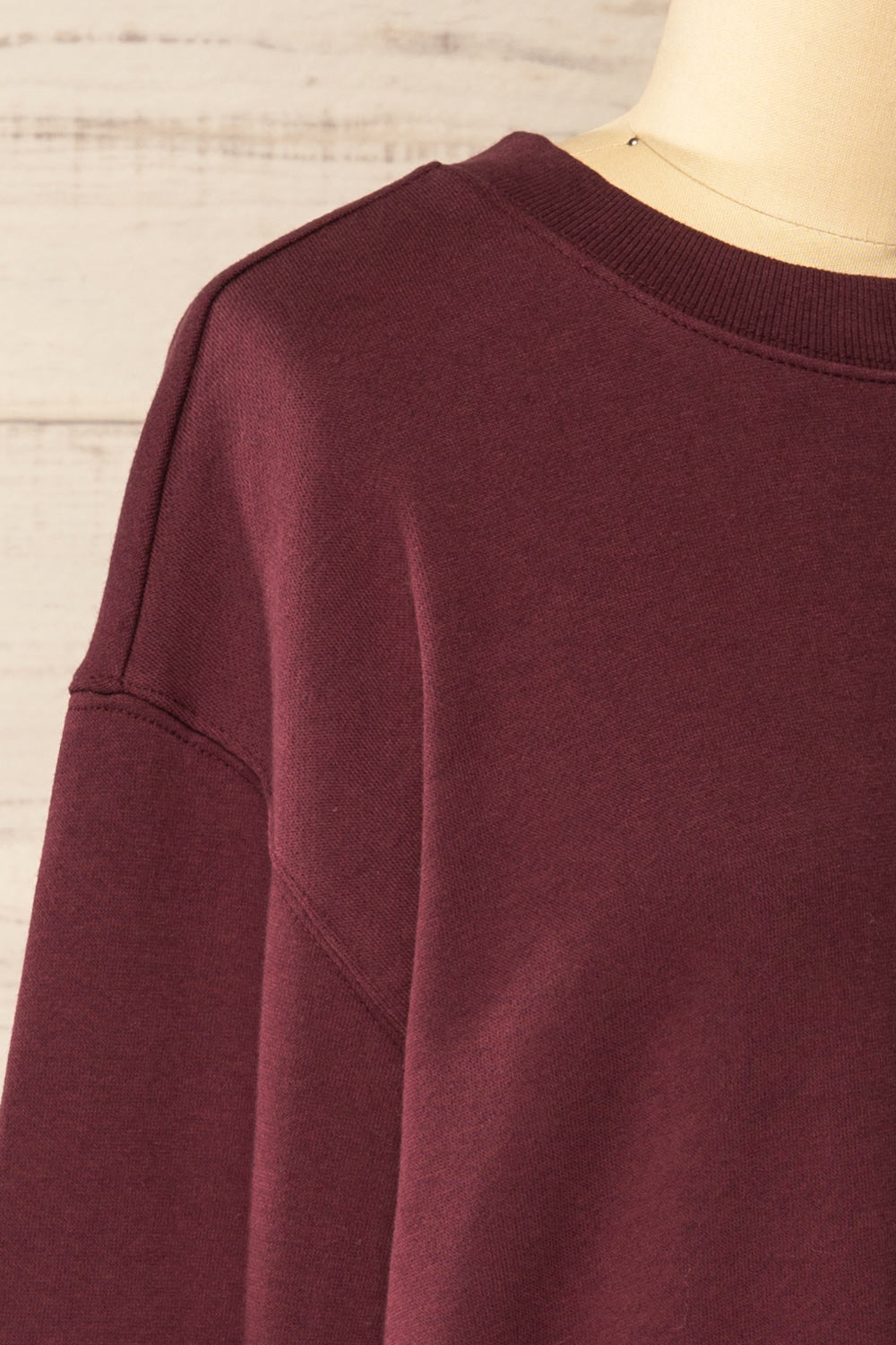 Nesna Oversized Burgundy Sweatshirt | La petite garçonne side