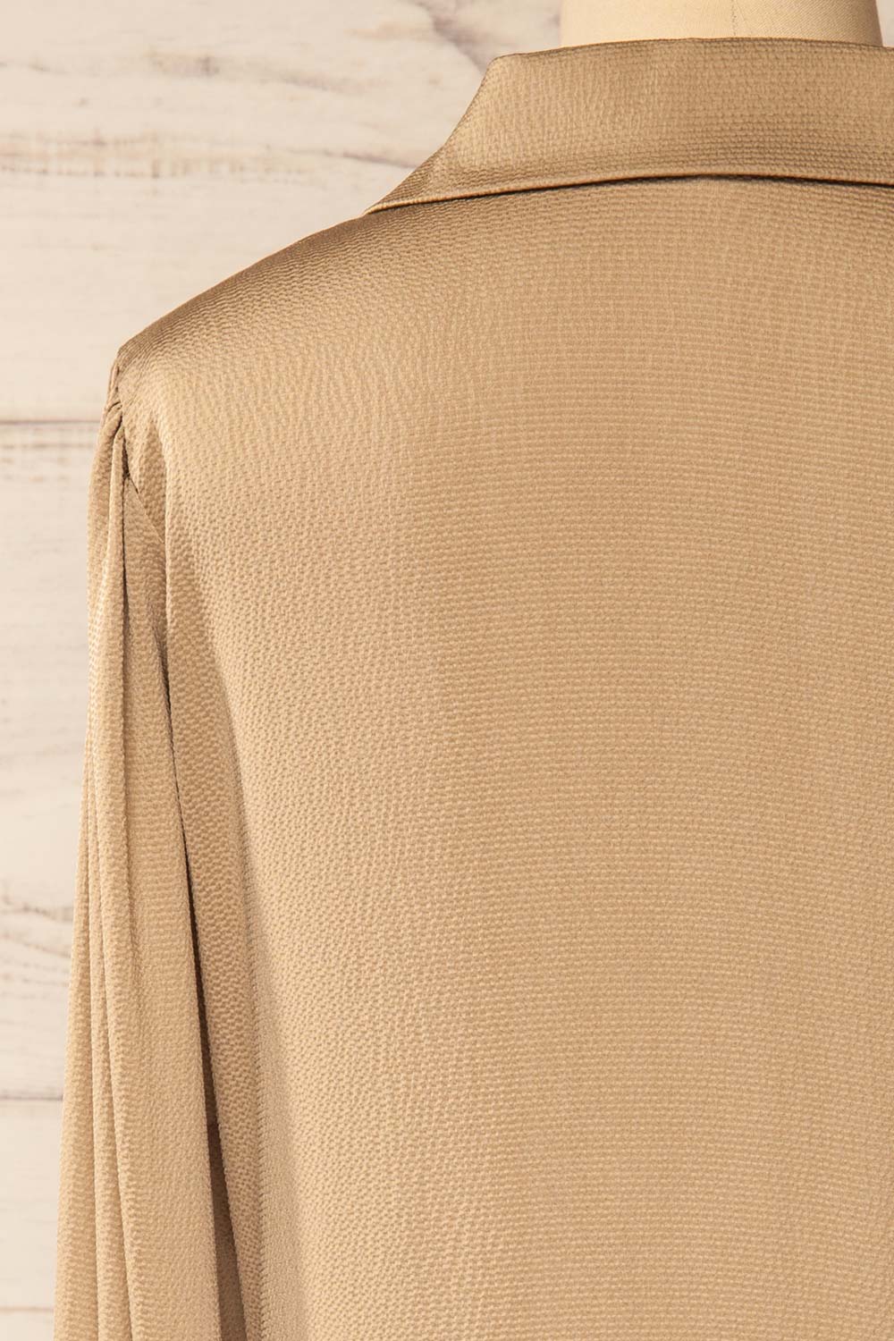 Niamey Taupe Waffled Satin Shirt | La petite garçonne back close-up