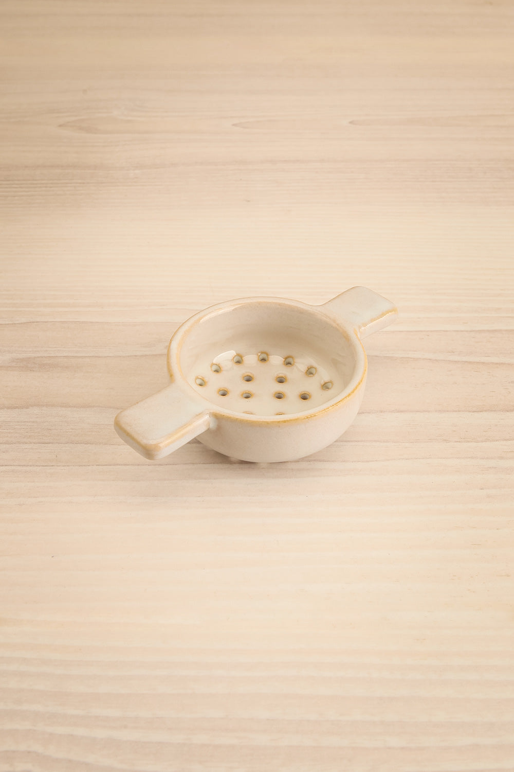 The Infusion Nest Ceramic Tea Strainer | Maison garçonne front