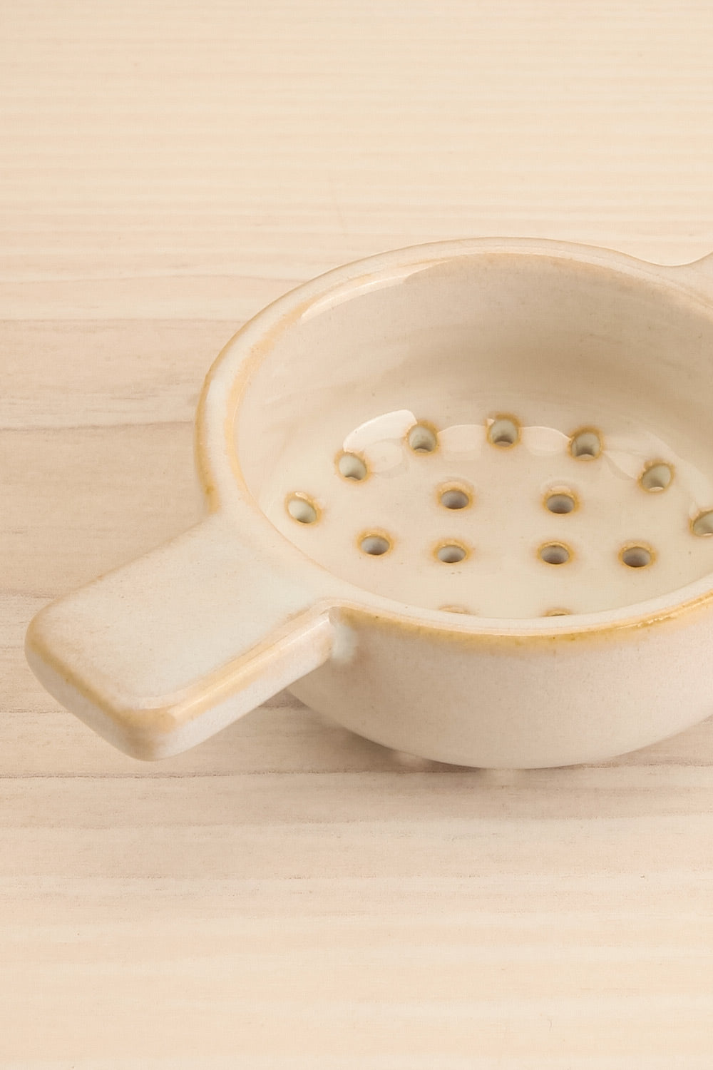 The Infusion Nest Ceramic Tea Strainer | Maison garçonne close-up